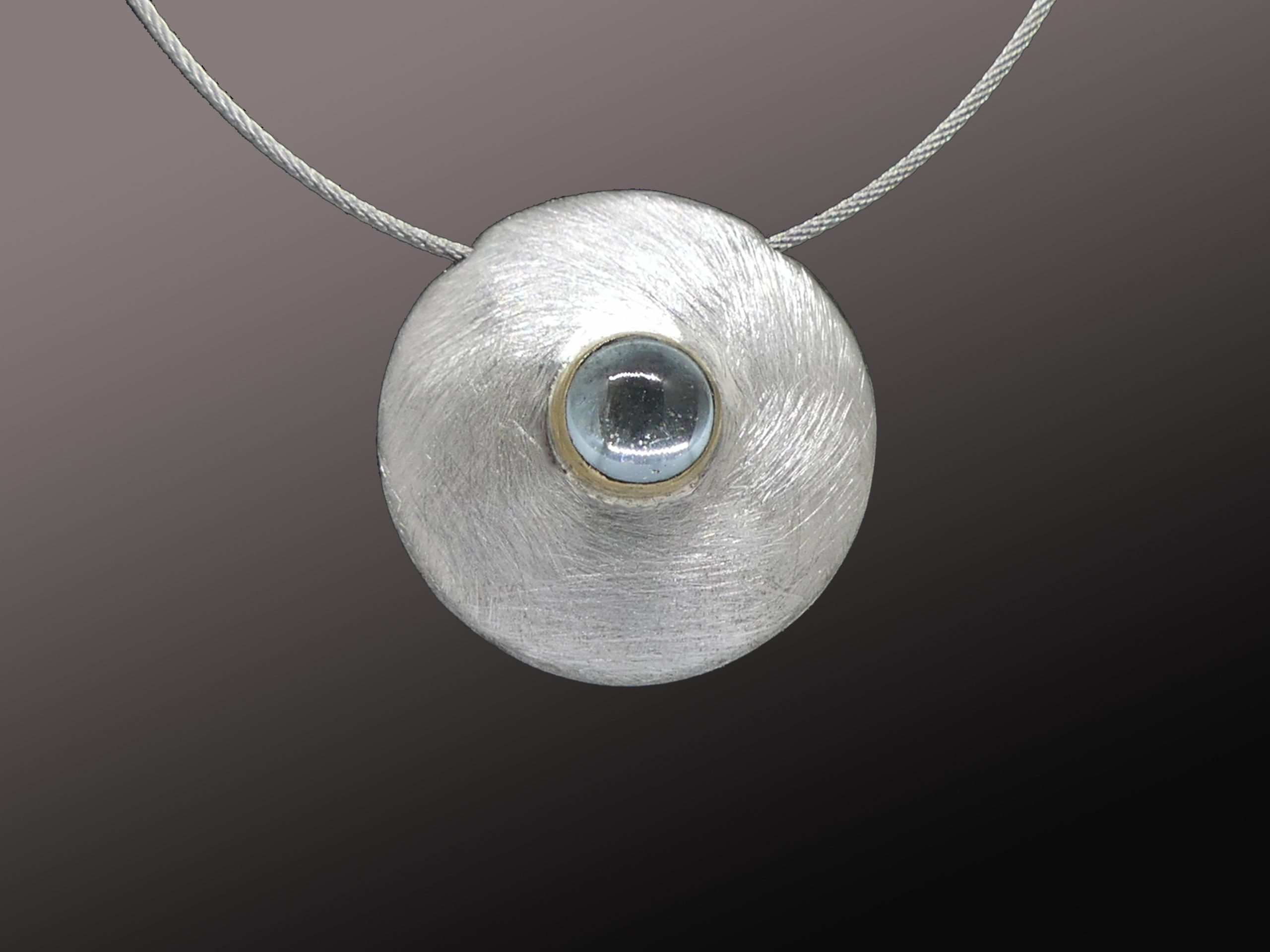 Anhaenger-Topas-Cabochon
