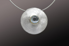 Anhaenger-Topas-Cabochon