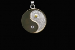 ying-Yang-fertig