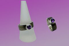 Ring-mit-Goldfaeden-und-Amethyst-scaled